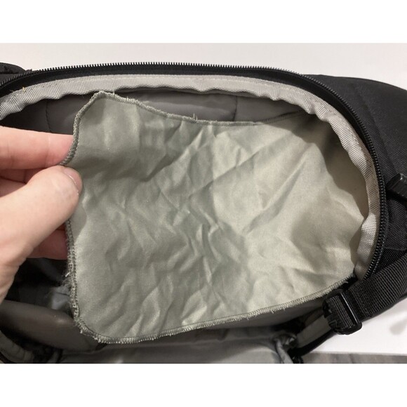 Lowepro Slingshot 202 AW DSLR Camera Sling Bag Backpack Black All Weather - Picture 11 of 15
